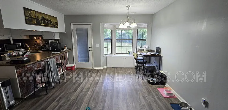 115 Blossom Dr — Photo 6