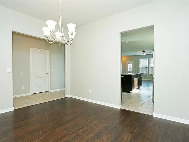 1123 Cloud Croft Ln — Photo 5