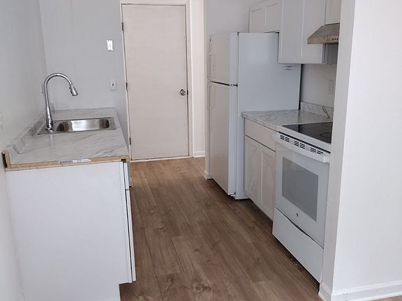 4th image of 1205 Crown Cir