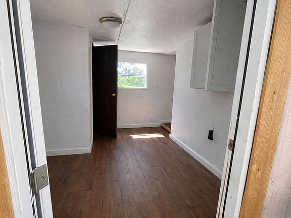 3rd image of 2715 Woodlawn Blvd #19