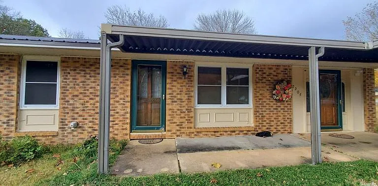 2205 Amy Ann St — Photo 3