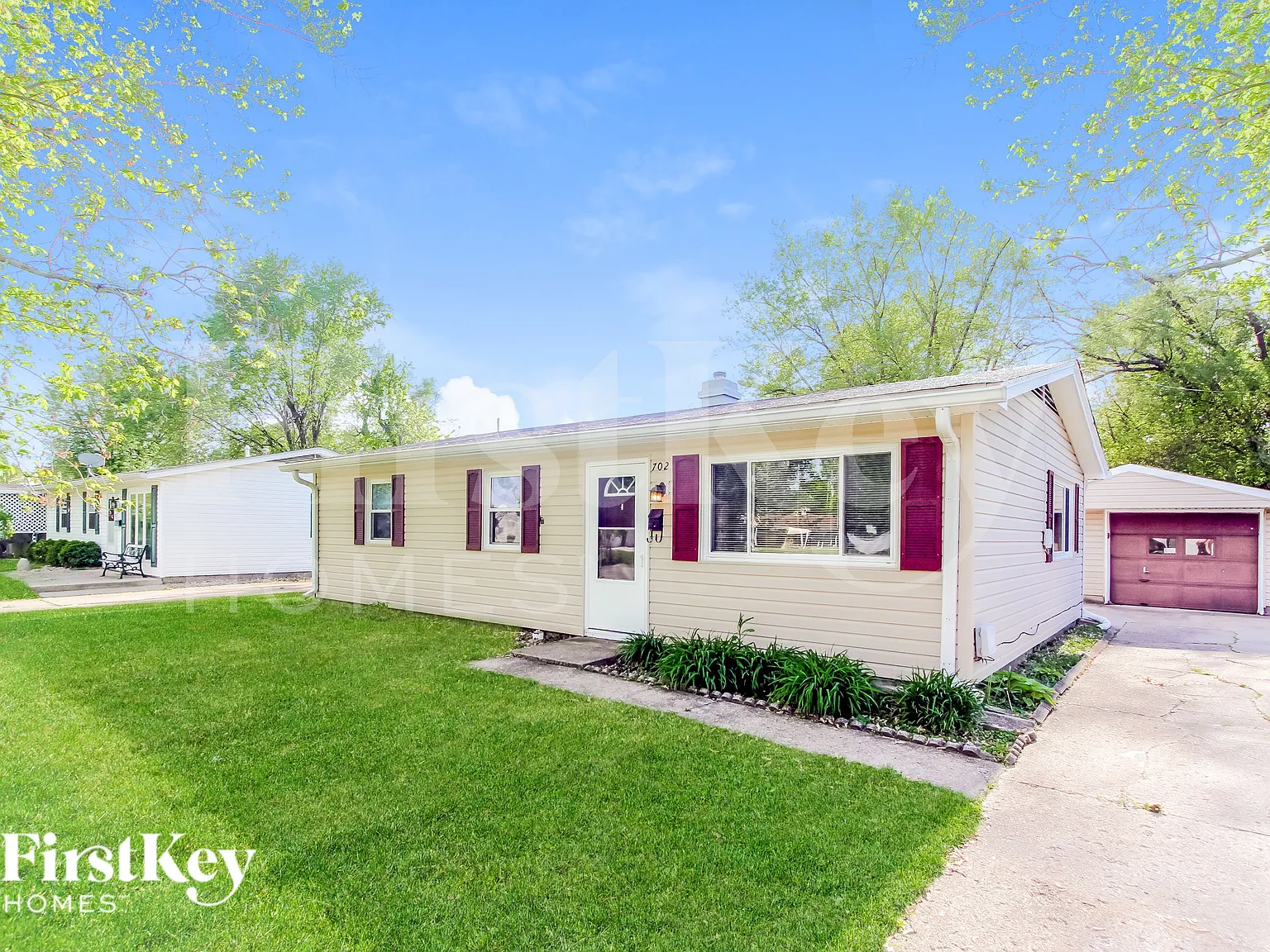 3 bed, 1.0 bath, 912 sqft, $1,790 — Photo 2