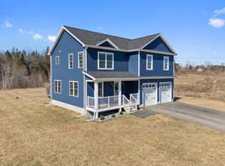 24 Boxwood Ln, Bangor, ME 04401