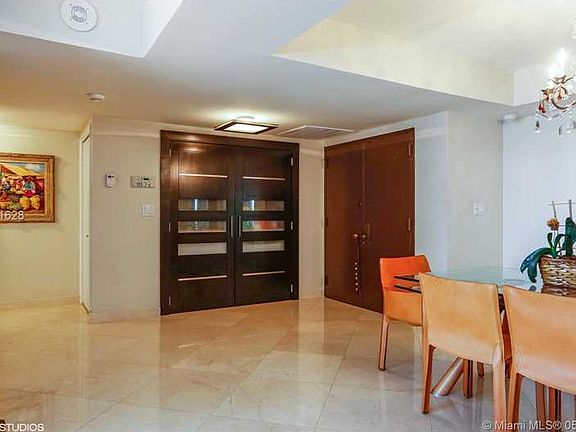 EXQUISITE & ELEGANT 2BD/2BA IN GROVE ISLE!