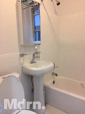 Rented by Mdrn Residential | media 3