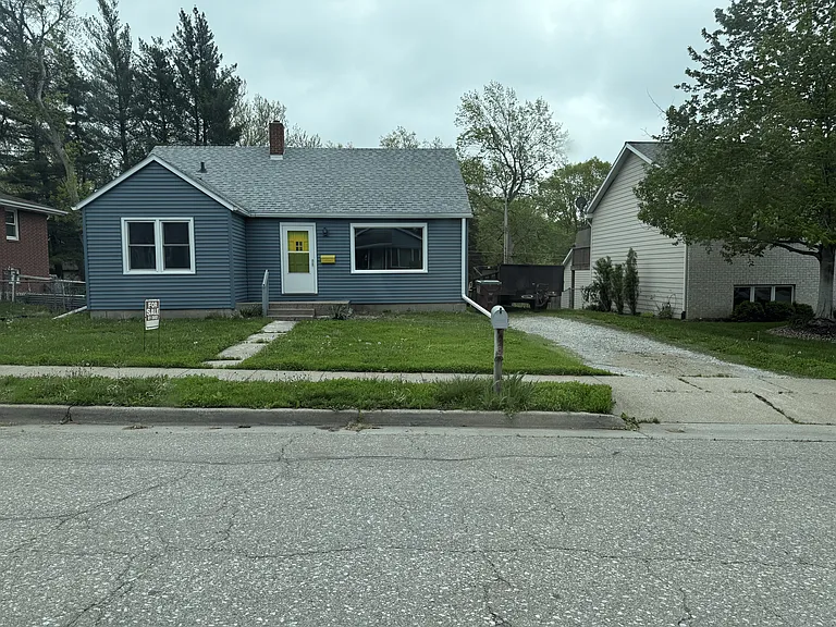 1726 S 52nd St — Photo 1
