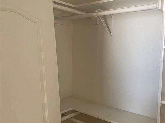 5th image of 215 Cleveland St