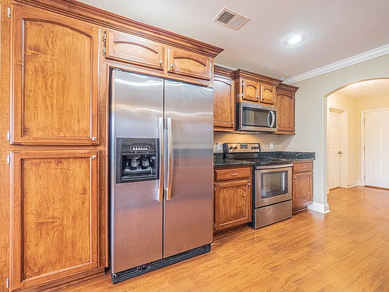 2740 Foxcroft Cir — Photo 20
