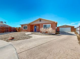 911 Lancelot Loop, Los Lunas, NM 87031