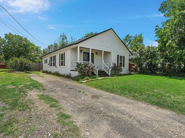 2212 Clay Ave — Photo 15