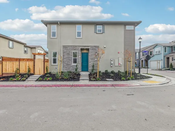 108 E Frost Dr, Mountain House, CA 95391