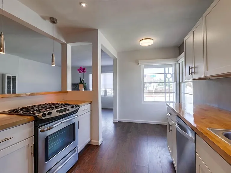 1875 Oliver Ave #B — Photo 8
