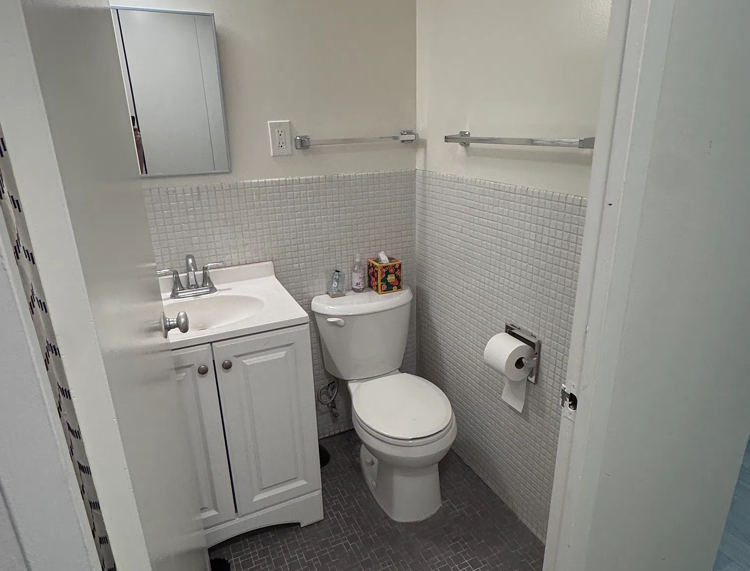 Studio, 200 sqft, $1,100 — Photo 2