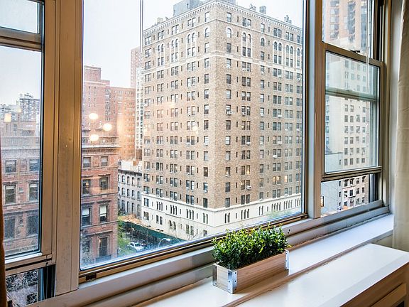 3rd image of 30 Park Ave APT 8M