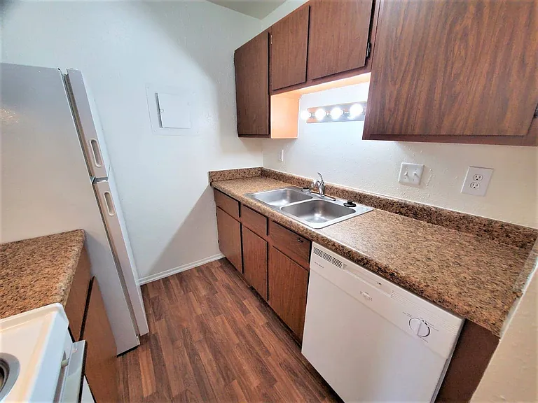 Woodland Place Apartments — Photo 58