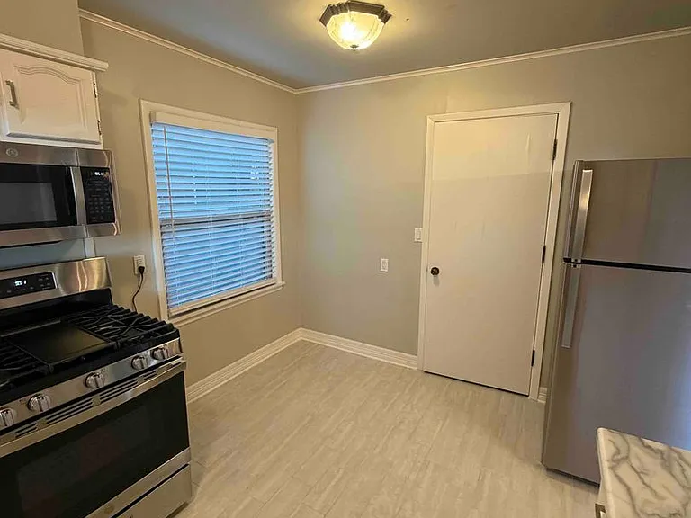 3616 E 40th Pl — Photo 6