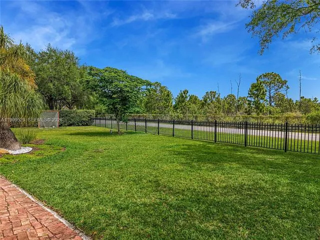 15280 SW 72nd Ave — Photo 17