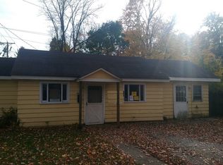 605 Pleasant St, Three Rivers, MI 49093