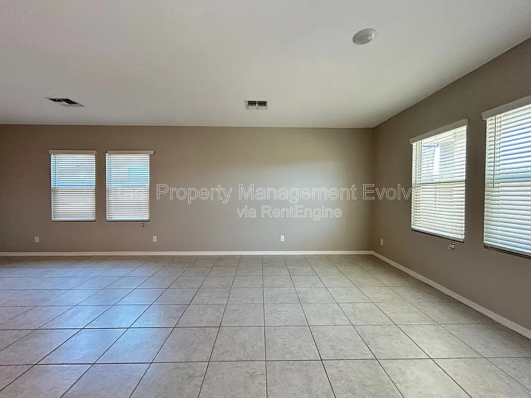 6551 W Magdalena Ln — Photo 17