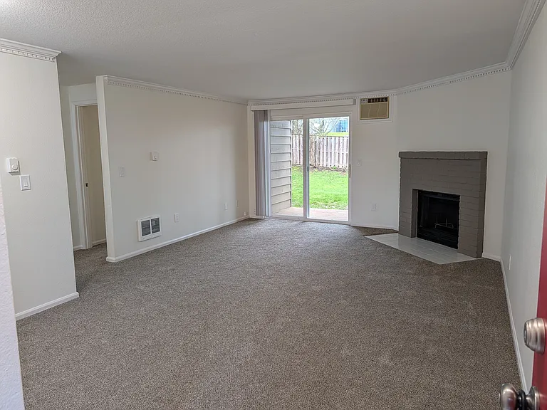 12480 SW Gingham Ln #C — Photo 1