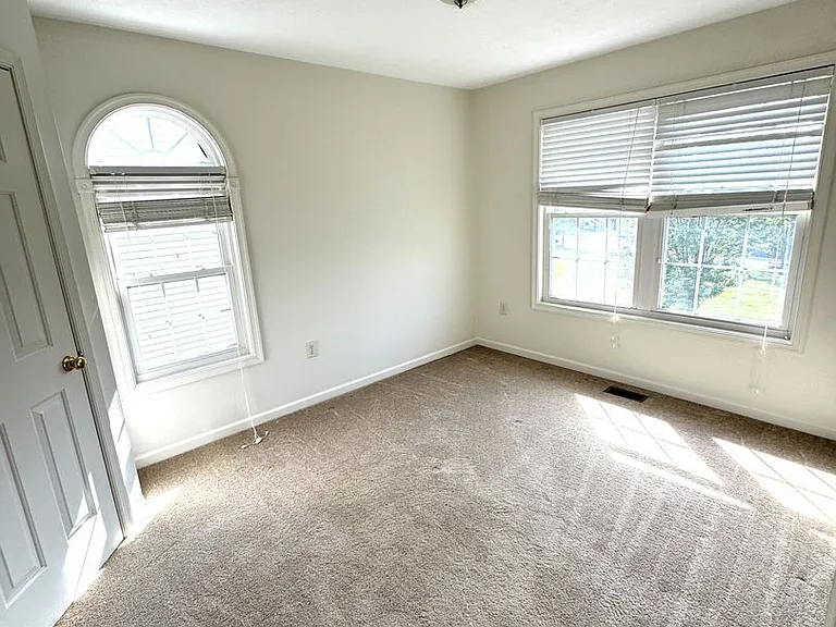 1432 Verdant Spring Ln — Photo 15