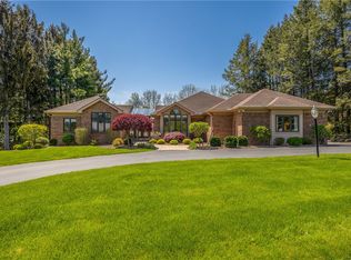 9 Abbey Woods, Pittsford, NY 14534