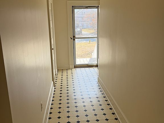 2nd image of 734 Edmondson Ave APT 1B