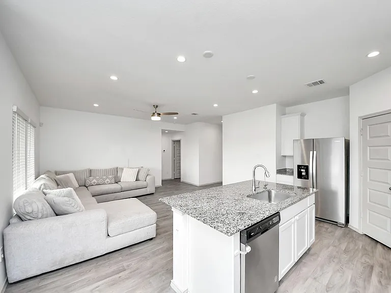 3521 Rockefeller Rd — Photo 19