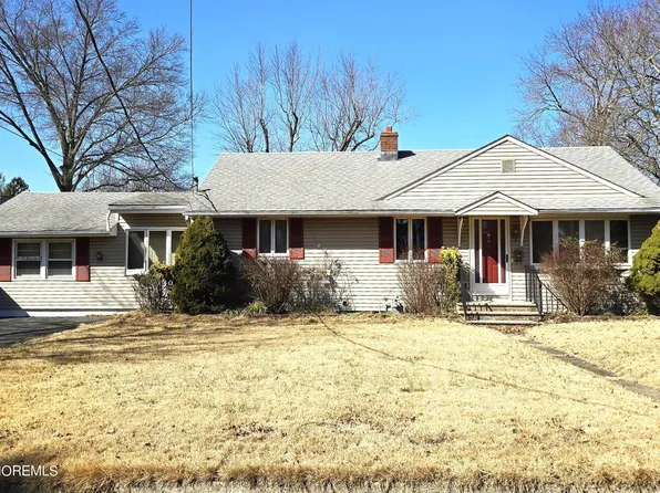 3 Reynolds Drive, Eatontown, NJ 07724