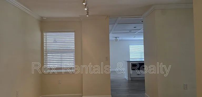 4095 14th St NE — Photo 5