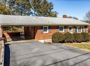 204 Garland Dr, Staunton, VA 24401