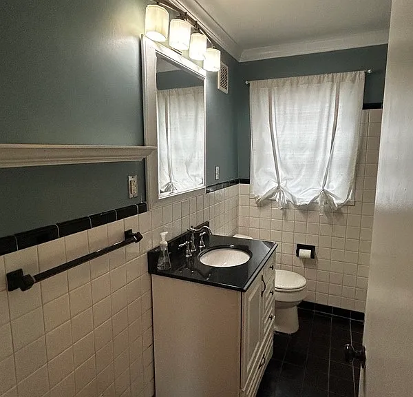 2421 Clarendon Ave — Photo 11