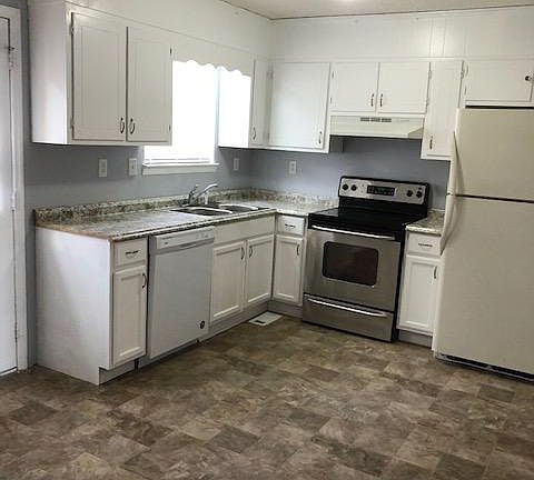 4th image of 3917 Gibson Dr NE