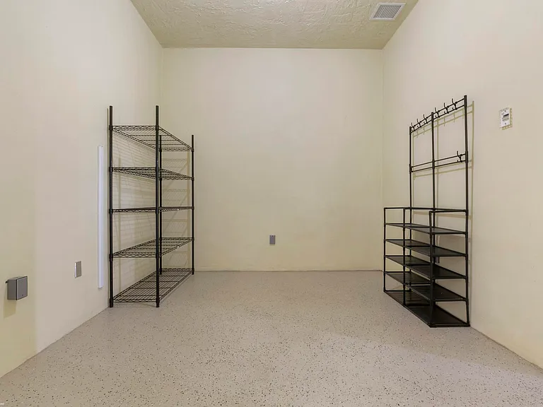 14965 Oatland Ct — Photo 49