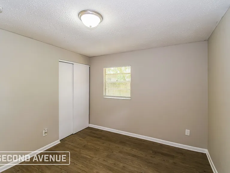 2939 W 4th St — Photo 16