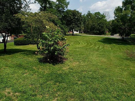 5th image of 1427 S Carolton Dr