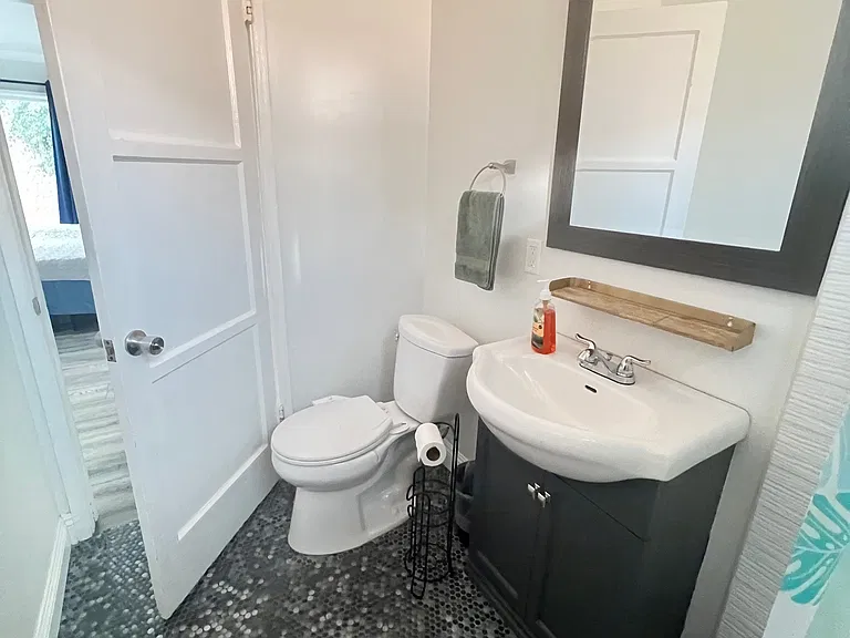 2117 Border Ave — Photo 10