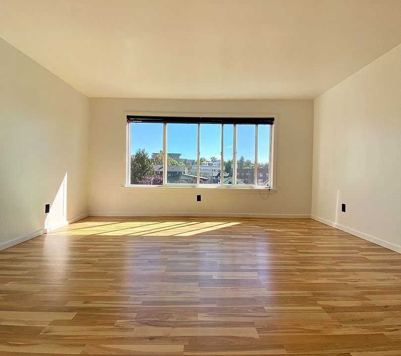 1st image of 4214 11th Ave NE #211