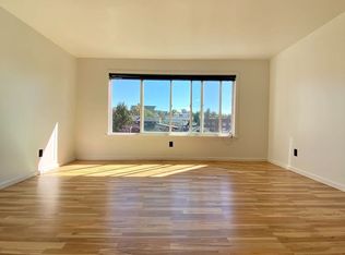 4214 11th Ave NE #211, Seattle, WA 98105