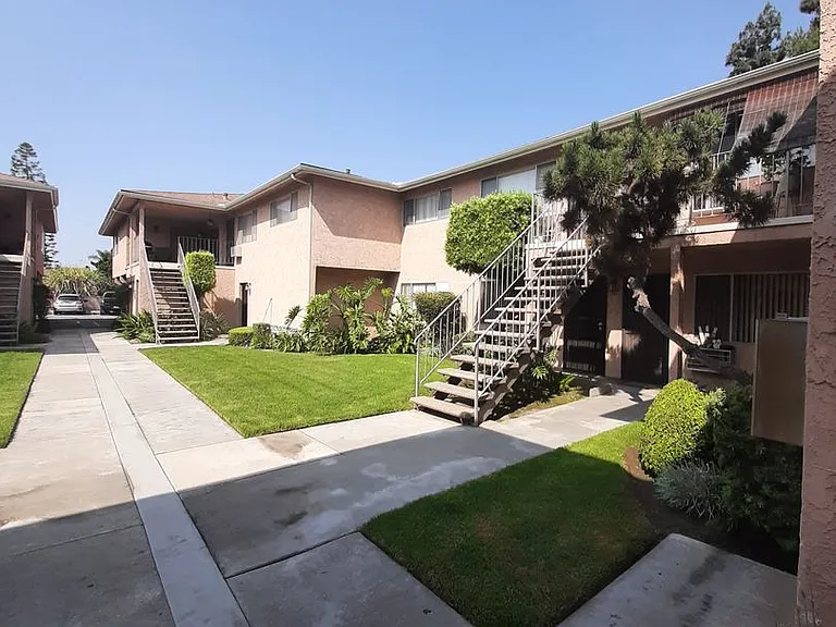 607 Casa de Seville — Photo 3