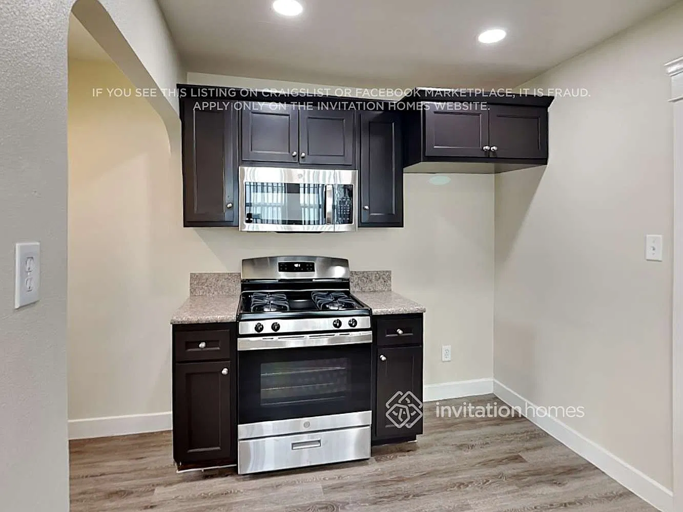 2048 W 65th Pl Los Angeles, CA 90047 — Photo 3