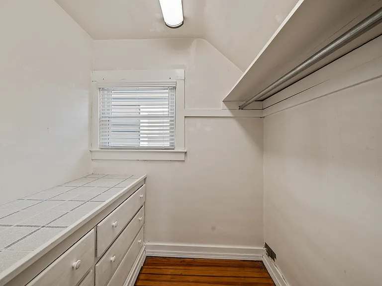 4016 Clark Ave — Photo 10