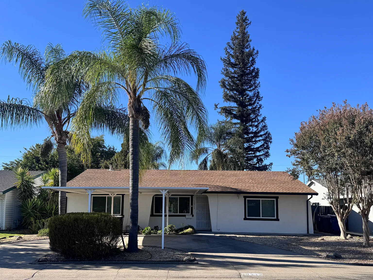 3 bed, 1061 sqft, $2,600 — Photo 1