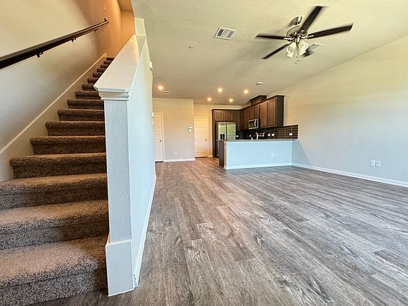 4th image of 3453 Solana Cir