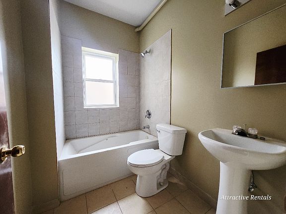 5th image of 207-209 N Parkside Ave #3N