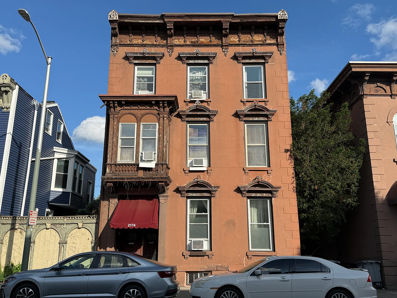 2174 5th Ave — Photo 4