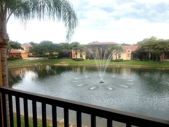 8590 Via Lungomare Cir Unit 207, Estero, FL 33928