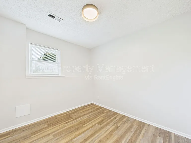 3104 Orville Ave #B — Photo 12
