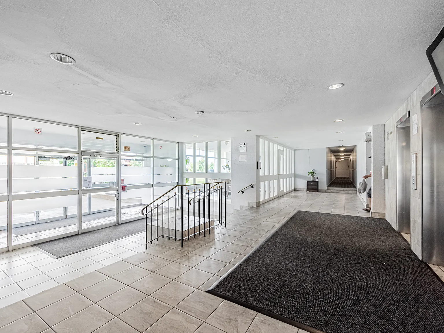 25 Stong Court — Photo 4