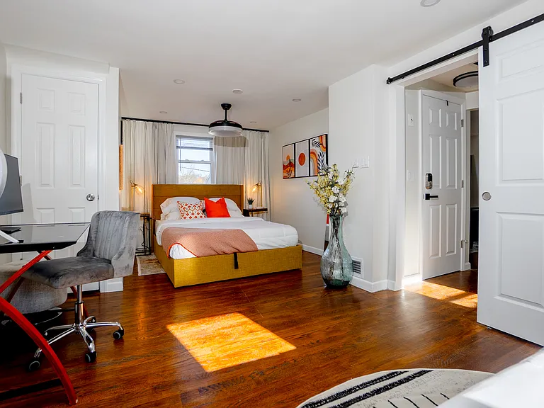100 Park Ave #2 — Photo 6